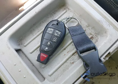 2016 Chrysler Town & Country Touring из США, поврежденный, VIN 2C4RC1BG0GR281800